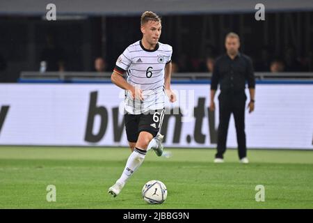 Bologne, Italien. 04.. Juni 2022. Joshua KIMMICH (GER), Action, Single Action, Single image, cut out, Ganzkörperaufnahme, Vollfigur Fußball UEFA Nations League, Gruppenphase 1. Spieltag Italien (ITA) - Deutschland (GER) 1-1, am 4.. Juni 2022, Renato Dall `Ara Stadium Bologne Credit: dpa/Alamy Live News Stockfoto